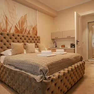 Sting Old Town Apartment